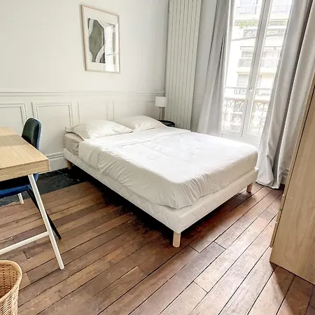 In Charming 3-bedroom Near Bois De Vincennes