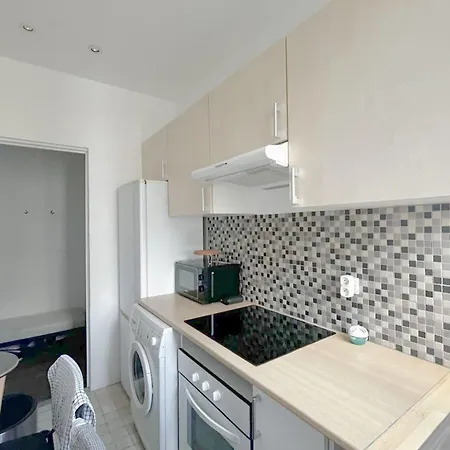 In Charming 3-bedroom Near Bois De Vincennes Holiday home Paris